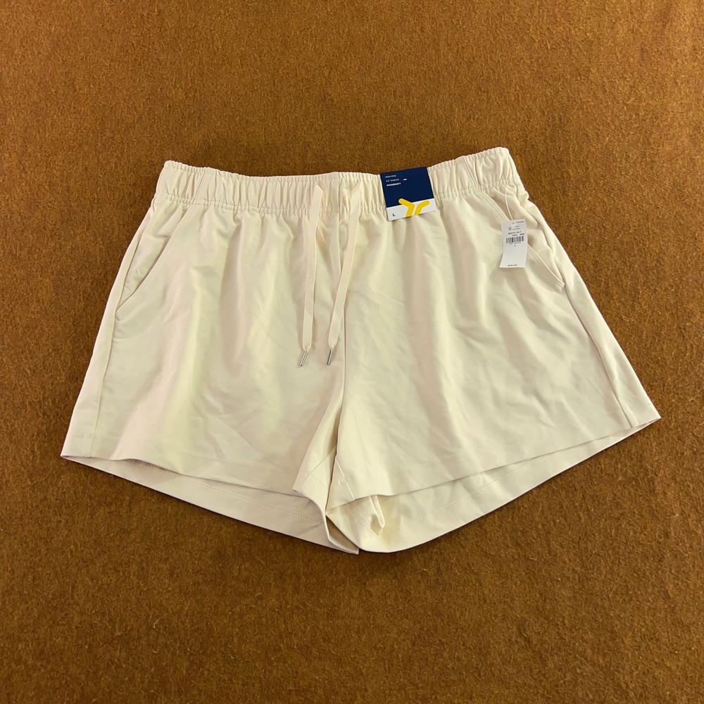 Old Navy Womens Large Cream PowerSoft High-Rise 3.5" Inseam Active Shorts NWT